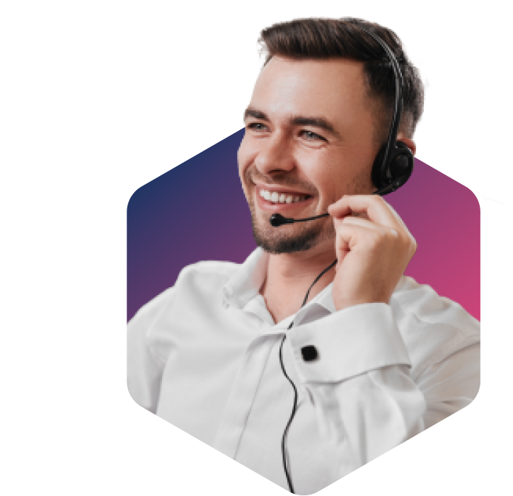 Agente experto en Telemarketing trabajando en el contact center Bee Calling